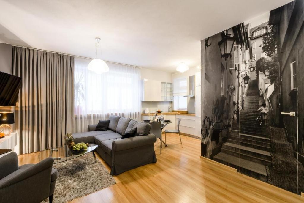 Nr 1 Europa22 Centrum Apartment Old Town Warsaw Stare Miasto Historyczna Kamienica Umiejscowiona W Zabytkowej Czesci Warszawy Obok Parku Multimedialnego I Barbakanu Parking 24H Sniadanie Opcjonaln Breakfast Optional Check In From 14 Pm Parter Ground 외부 사진